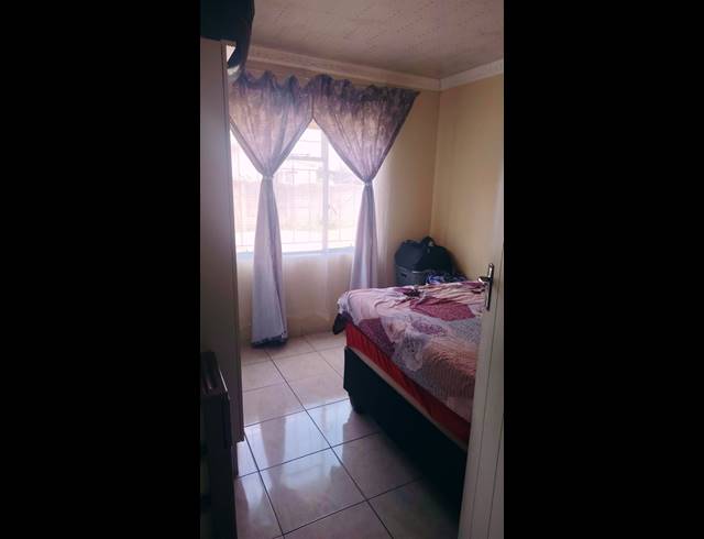 2 BEDROOM HOUSE TO LET IN SONLAND PARK